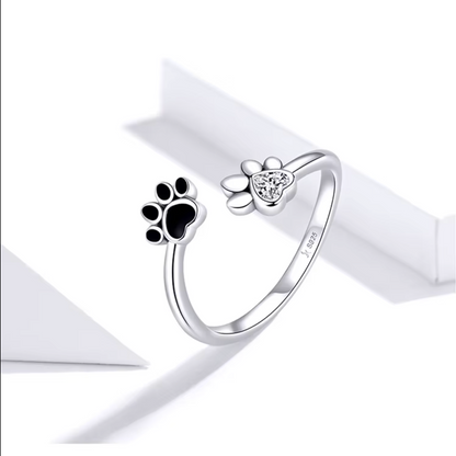 Adjustable Sterling Silver Paw Print Ring – 925 Silver with Heart-Shaped Zirconia & Black Enamel